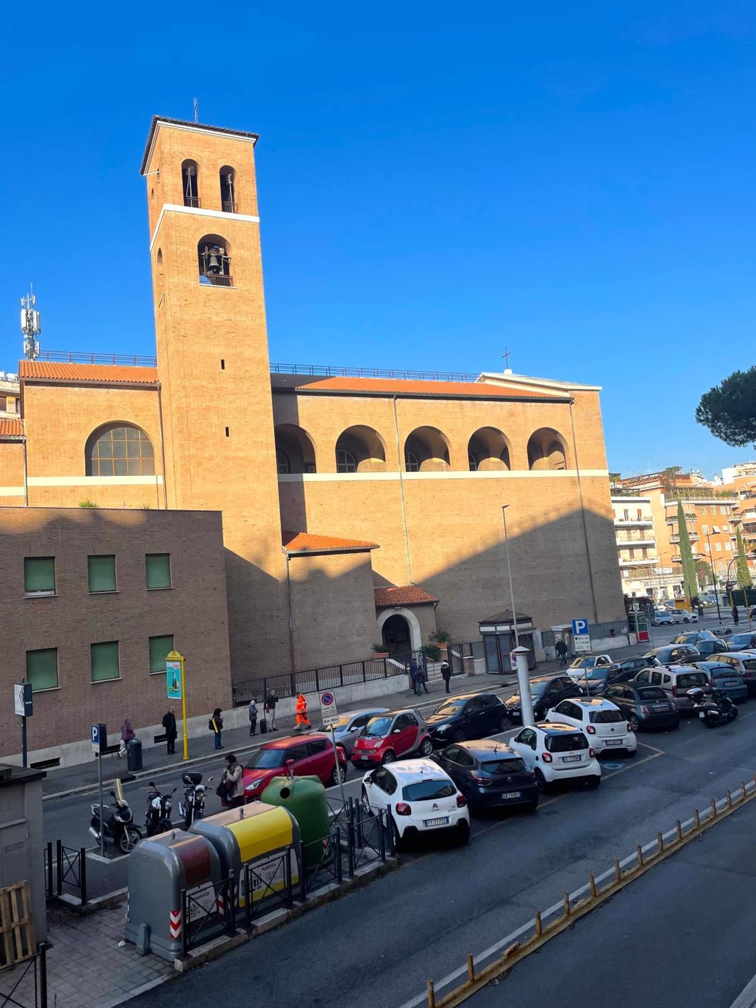 Lucens Domus Appartamento Roma Quartiere Trieste - Vicino Metro B1 - المظهر الخارجي الصورة