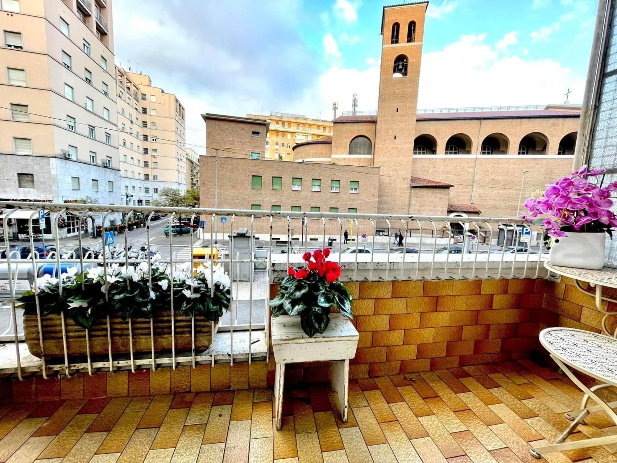 Lucens Domus Appartamento Roma Quartiere Trieste - Vicino Metro B1 - المظهر الخارجي الصورة